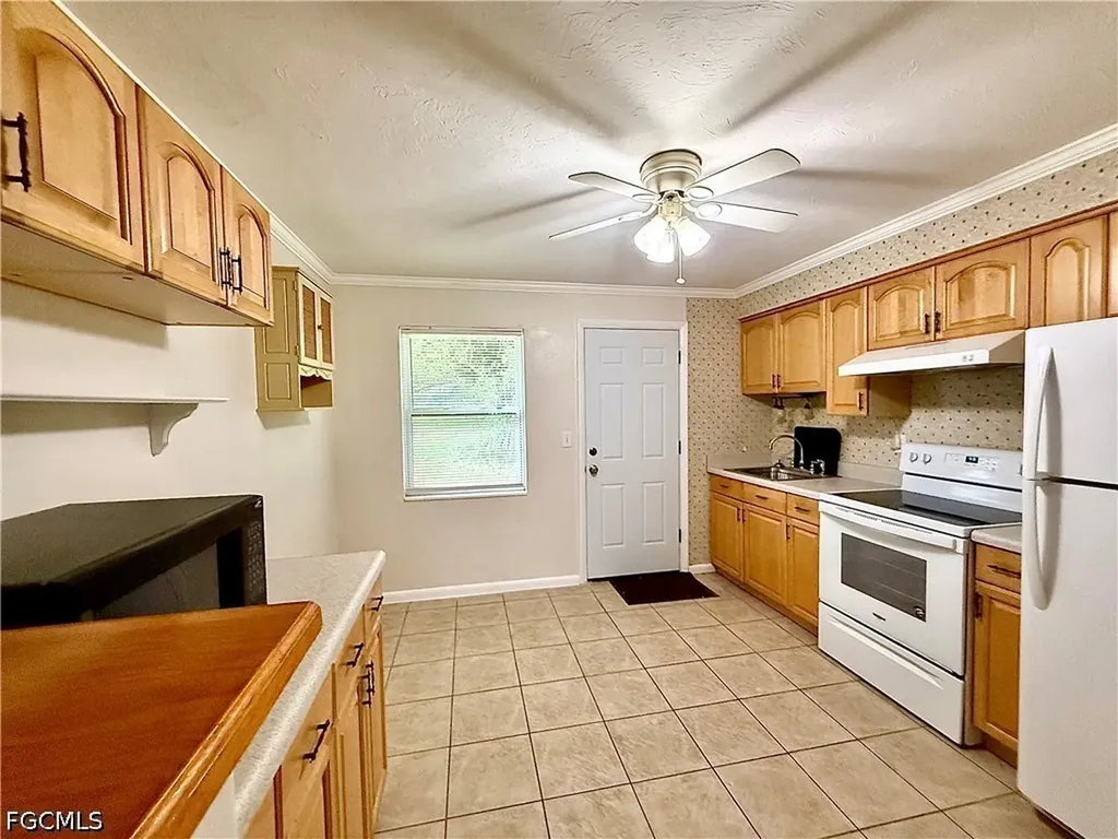 4937 Viceroy Court Cape Coral FL 33904
