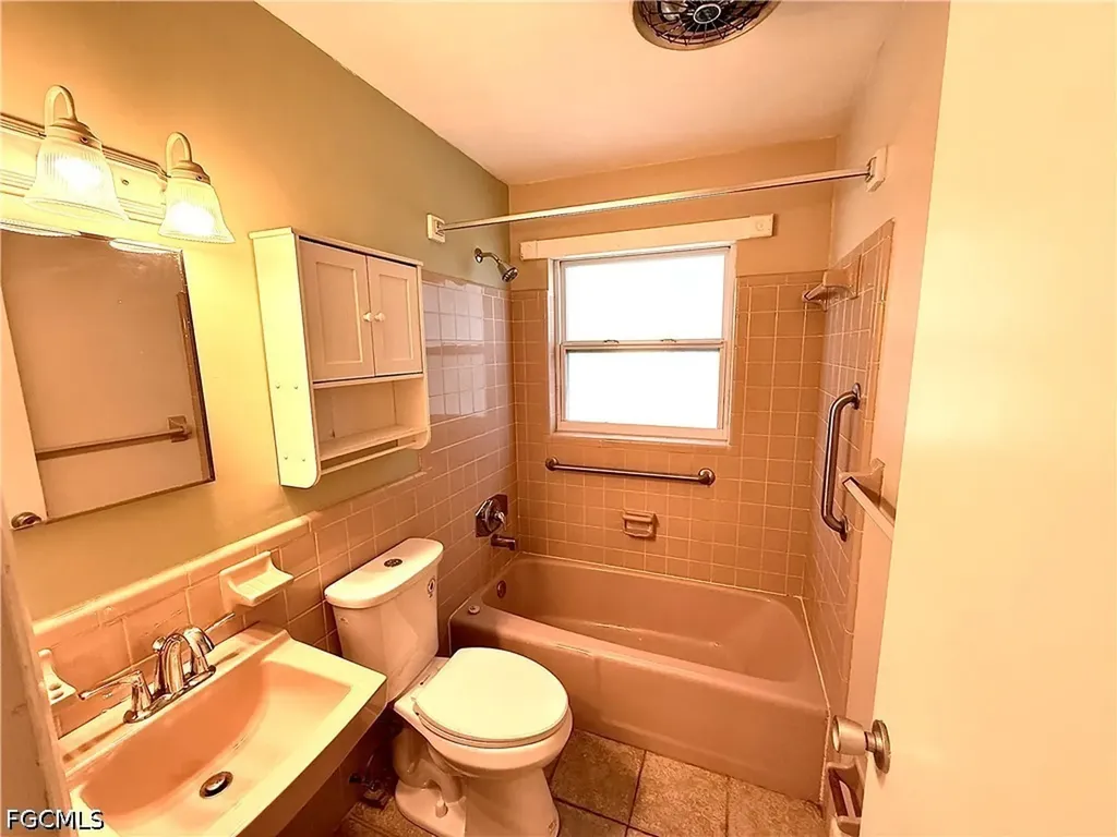4937 Viceroy Court Cape Coral FL 33904
