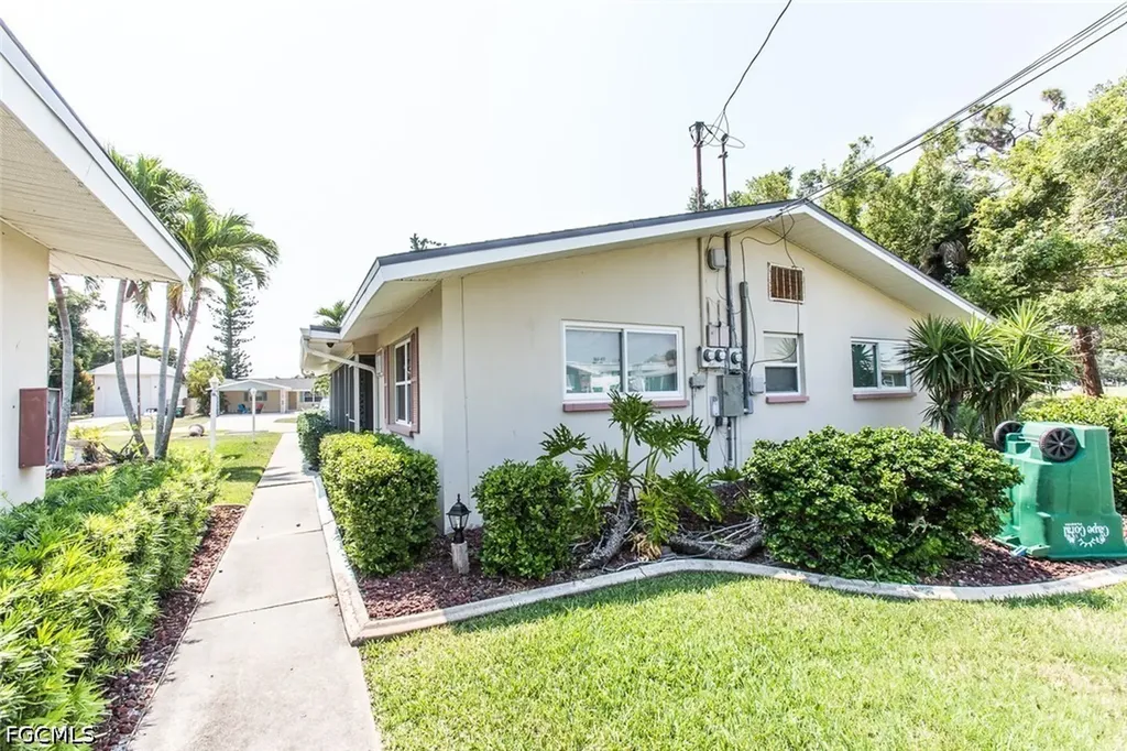4937 Viceroy Court Cape Coral FL 33904