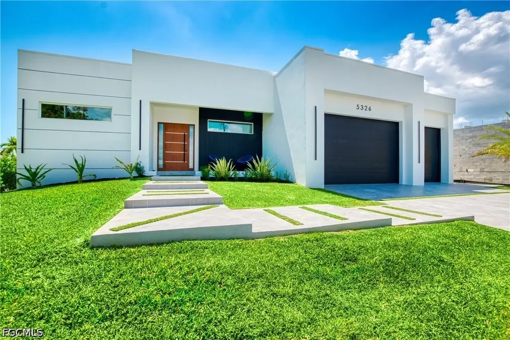 5326 Bayshore Avenue Cape Coral FL 33904