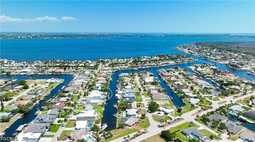 5326 Bayshore Avenue Cape Coral FL 33904