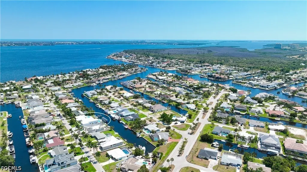 5326 Bayshore Avenue Cape Coral FL 33904