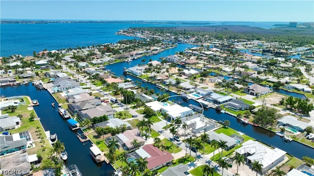 5326 Bayshore Avenue Cape Coral FL 33904