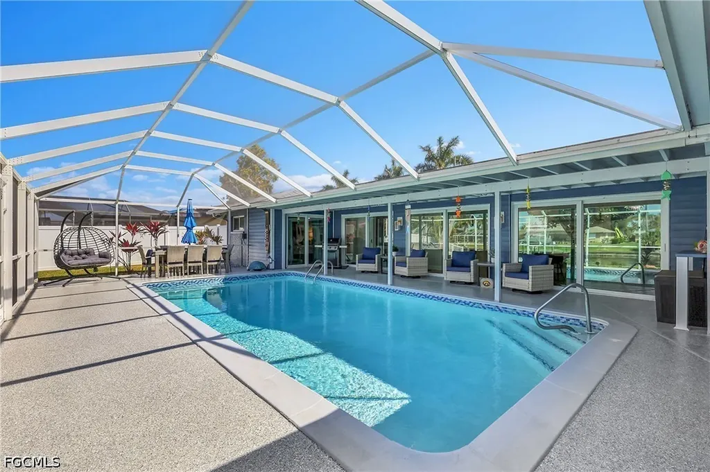 1221 SE 43rd Terrace Cape Coral FL 33904