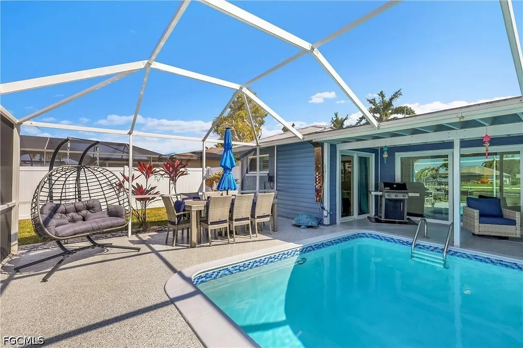 1221 SE 43rd Terrace Cape Coral FL 33904
