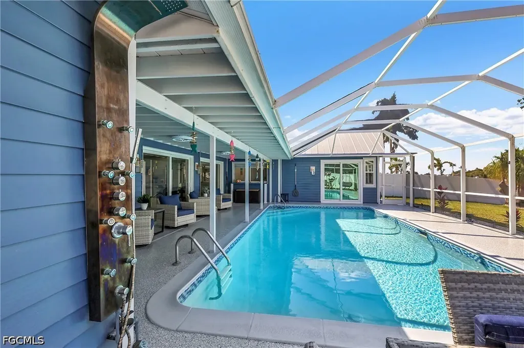1221 SE 43rd Terrace Cape Coral FL 33904