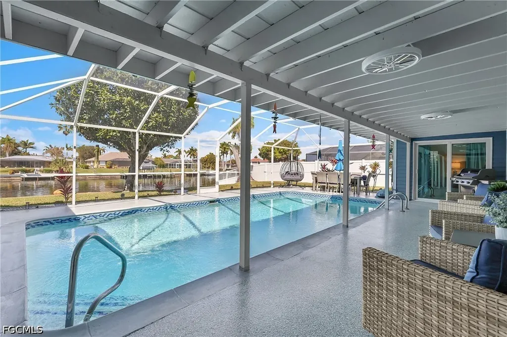 1221 SE 43rd Terrace Cape Coral FL 33904