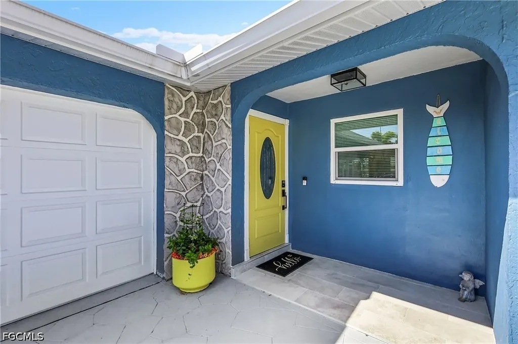 1221 SE 43rd Terrace Cape Coral FL 33904