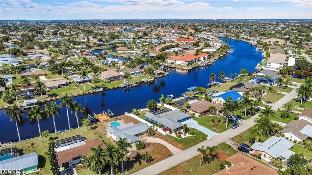 1221 SE 43rd Terrace Cape Coral FL 33904