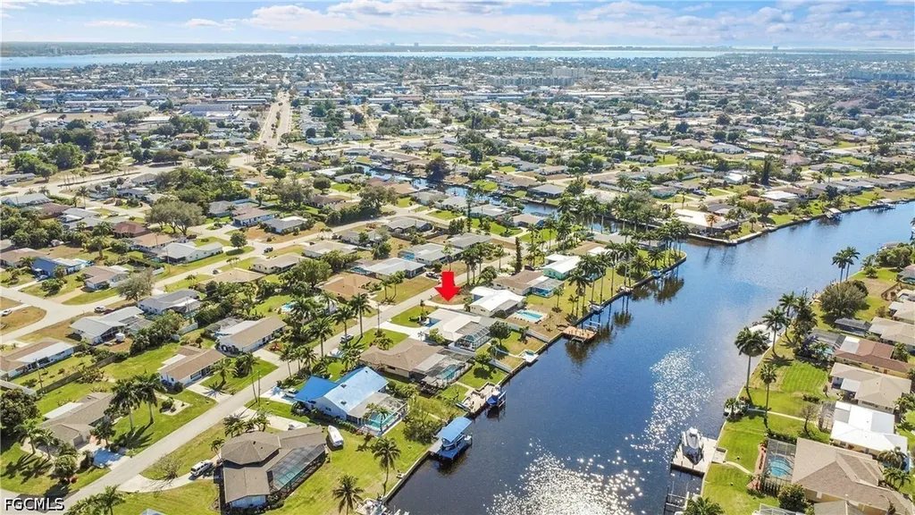 1221 SE 43rd Terrace Cape Coral FL 33904