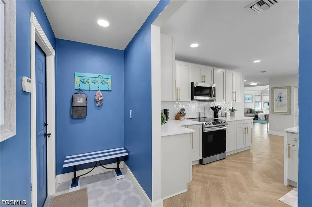 1221 SE 43rd Terrace Cape Coral FL 33904