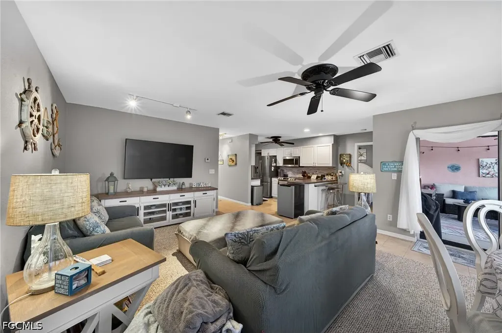 1308 SE 42nd Street Cape Coral FL 33904