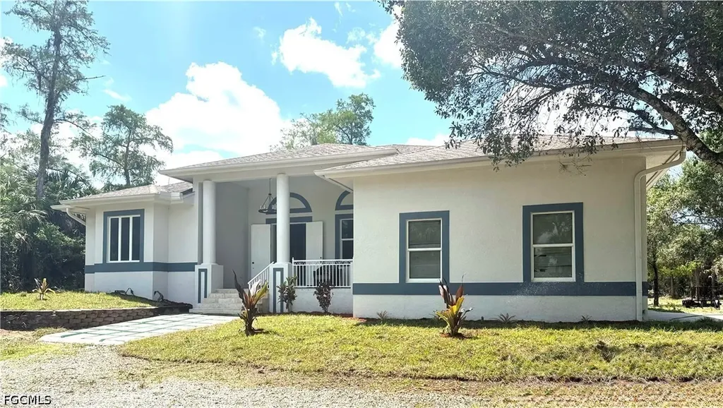2410 4th Avenue NE Naples FL 34120