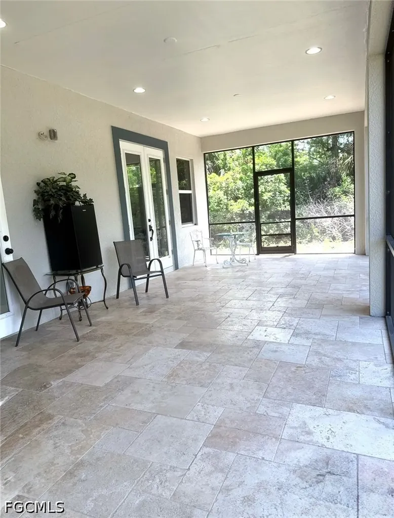 2410 4th Avenue NE Naples FL 34120