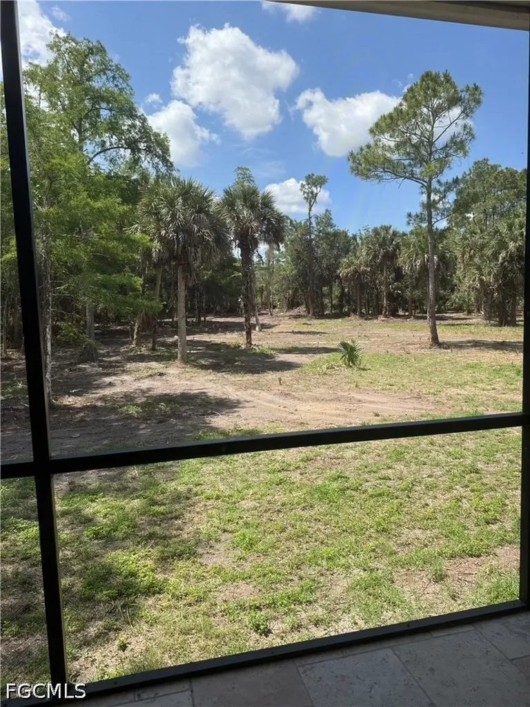 2410 4th Avenue NE Naples FL 34120