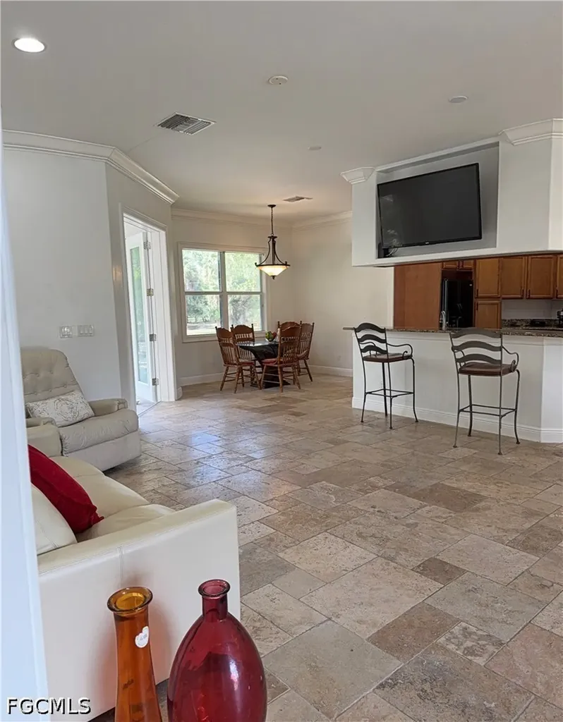 2410 4th Avenue NE Naples FL 34120