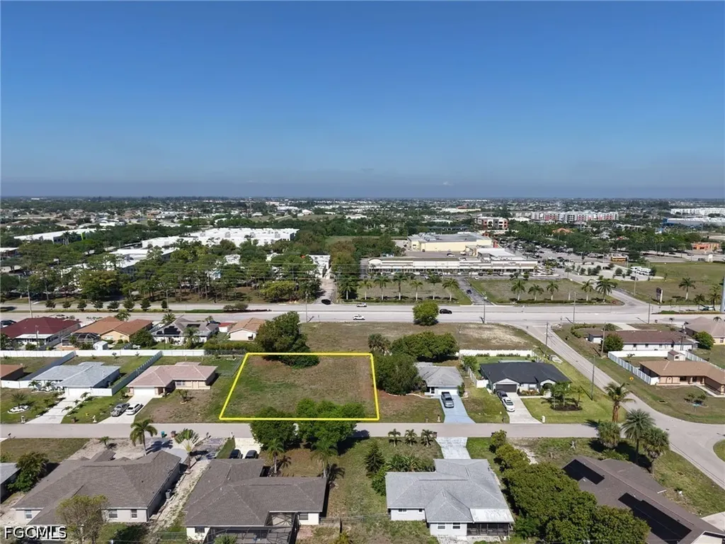 212 SE Santa Barbara Place Cape Coral FL 33990