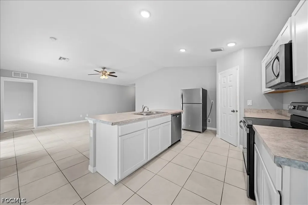 1426 NE 34th Street Cape Coral FL 33909