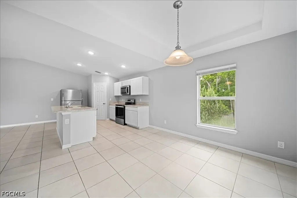 1426 NE 34th Street Cape Coral FL 33909