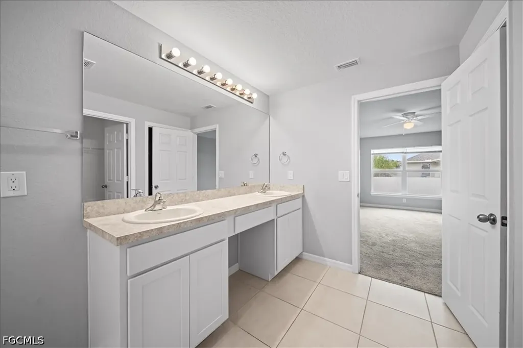 1426 NE 34th Street Cape Coral FL 33909
