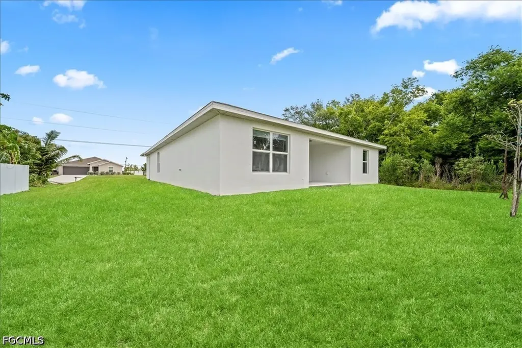 1426 NE 34th Street Cape Coral FL 33909