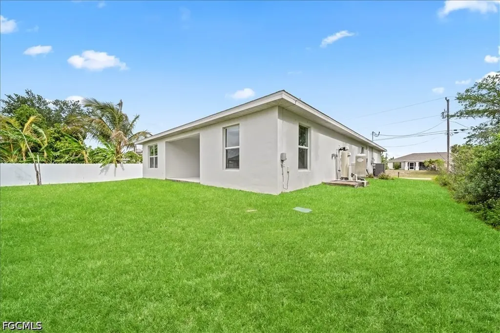 1426 NE 34th Street Cape Coral FL 33909