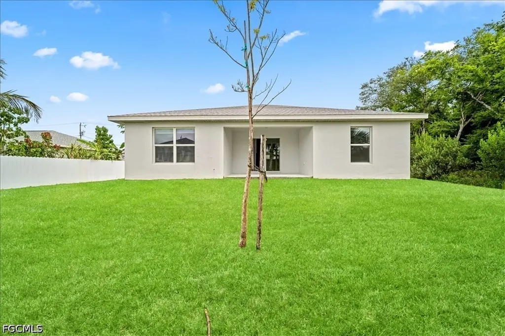 1426 NE 34th Street Cape Coral FL 33909