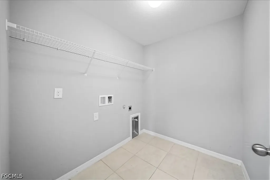 1426 NE 34th Street Cape Coral FL 33909