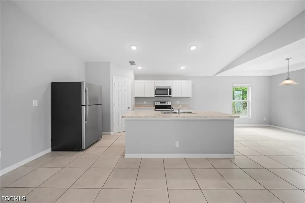 1426 NE 34th Street Cape Coral FL 33909
