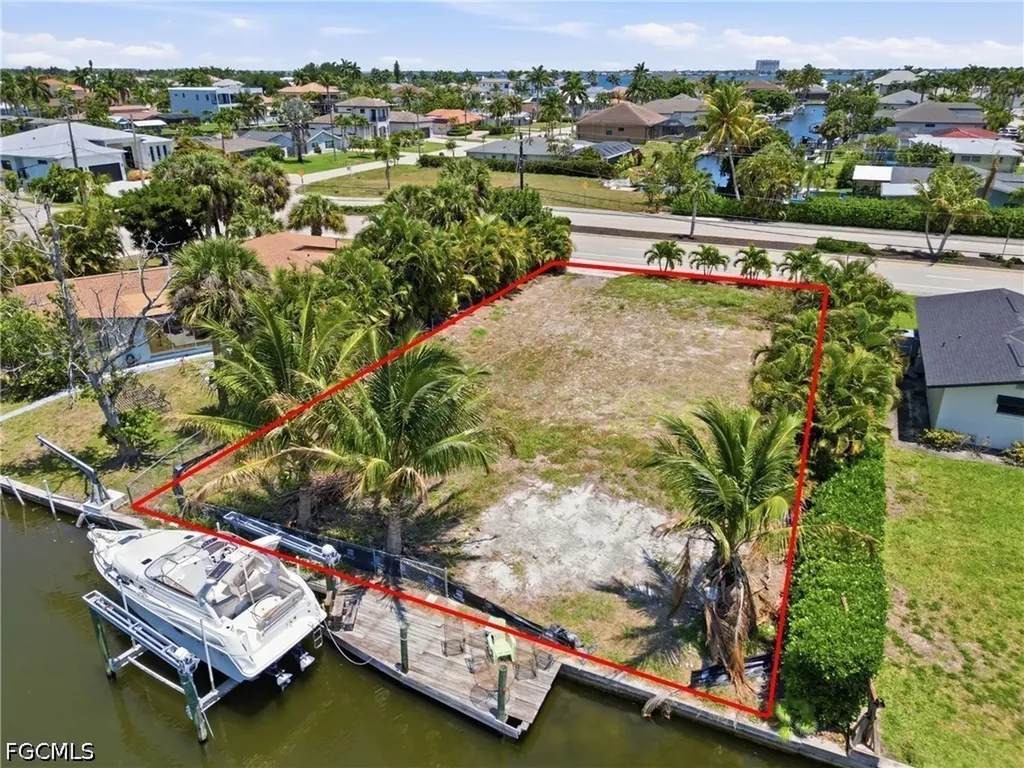 5606 Driftwood Parkway Cape Coral FL 33904