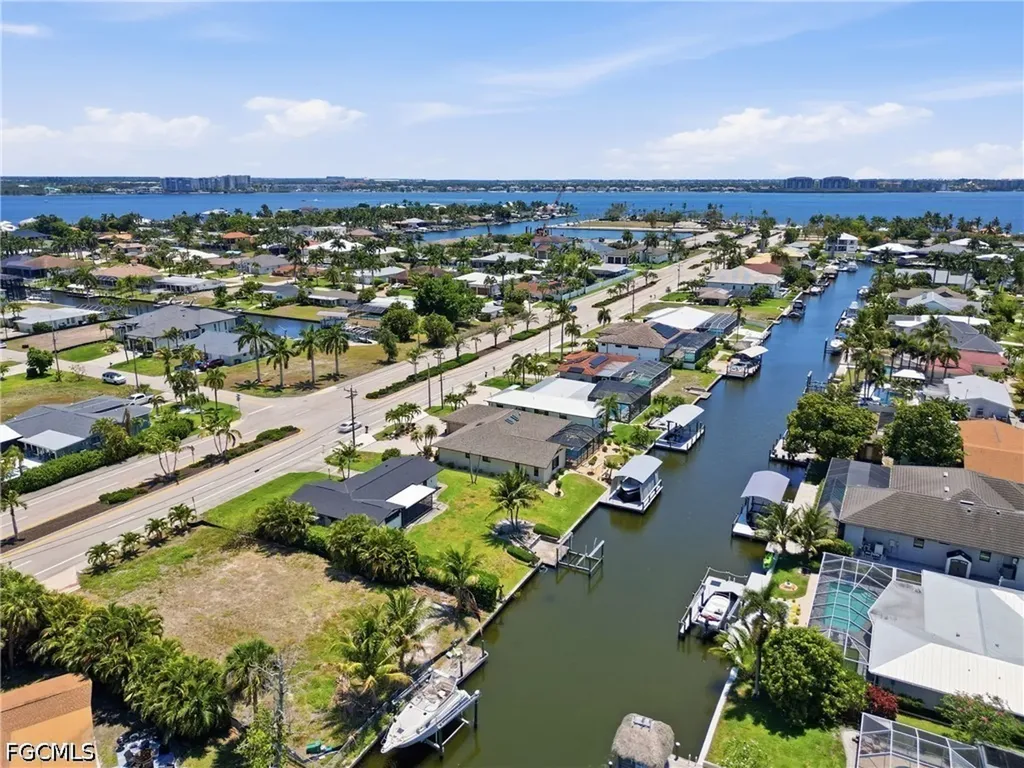 5606 Driftwood Parkway Cape Coral FL 33904