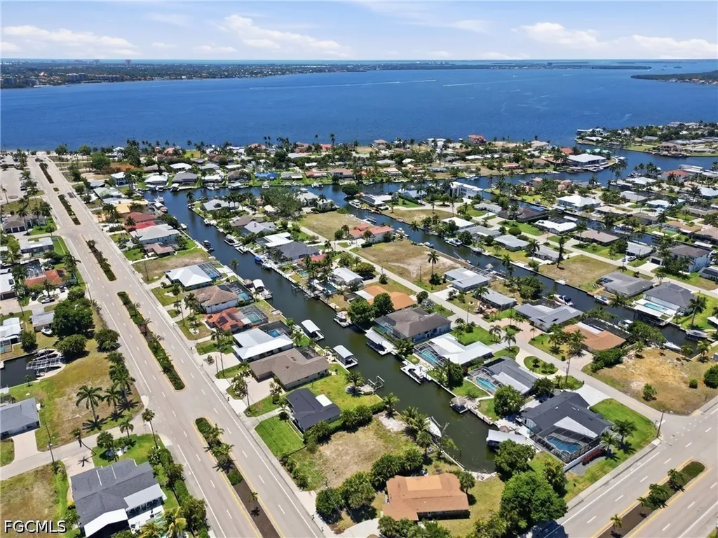 5606 Driftwood Parkway Cape Coral FL 33904
