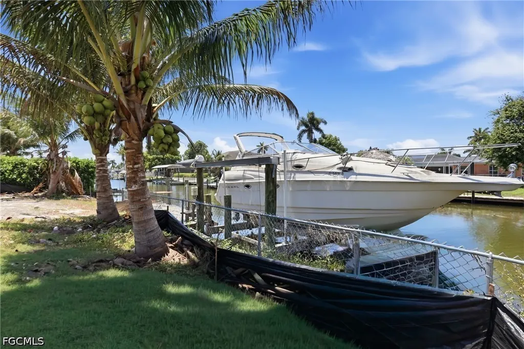 5606 Driftwood Parkway Cape Coral FL 33904
