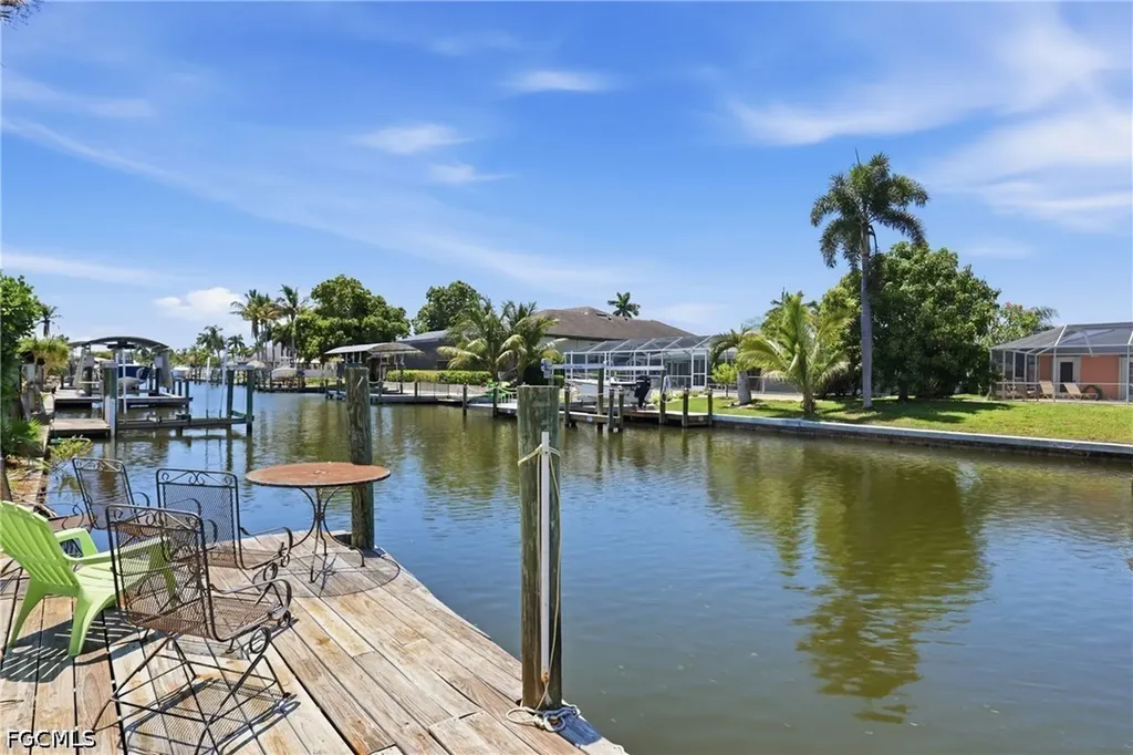 5606 Driftwood Parkway Cape Coral FL 33904