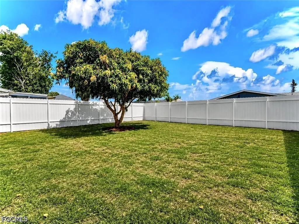 1116 Vineyard Street Lehigh Acres FL 33936