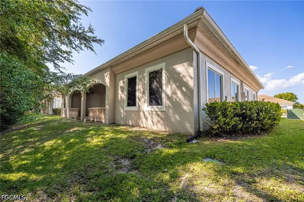 4968 Royal Gulf Circle Fort Myers FL 33966
