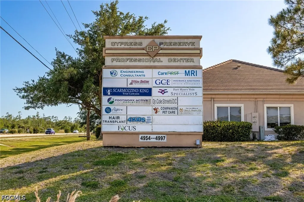 4968 Royal Gulf Circle Fort Myers FL 33966