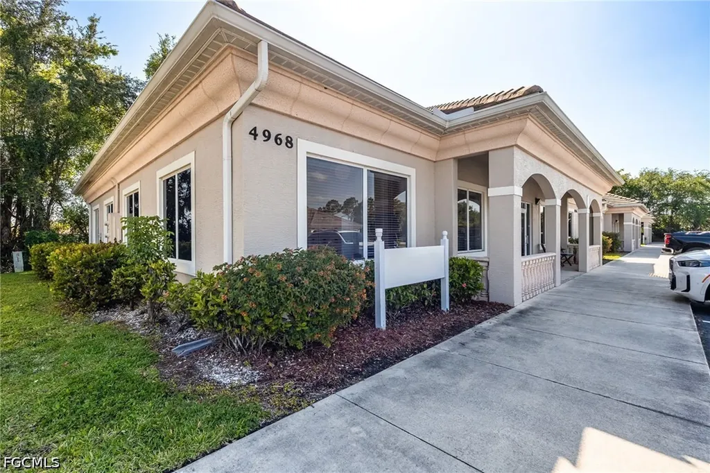 4968 Royal Gulf Circle Fort Myers FL 33966
