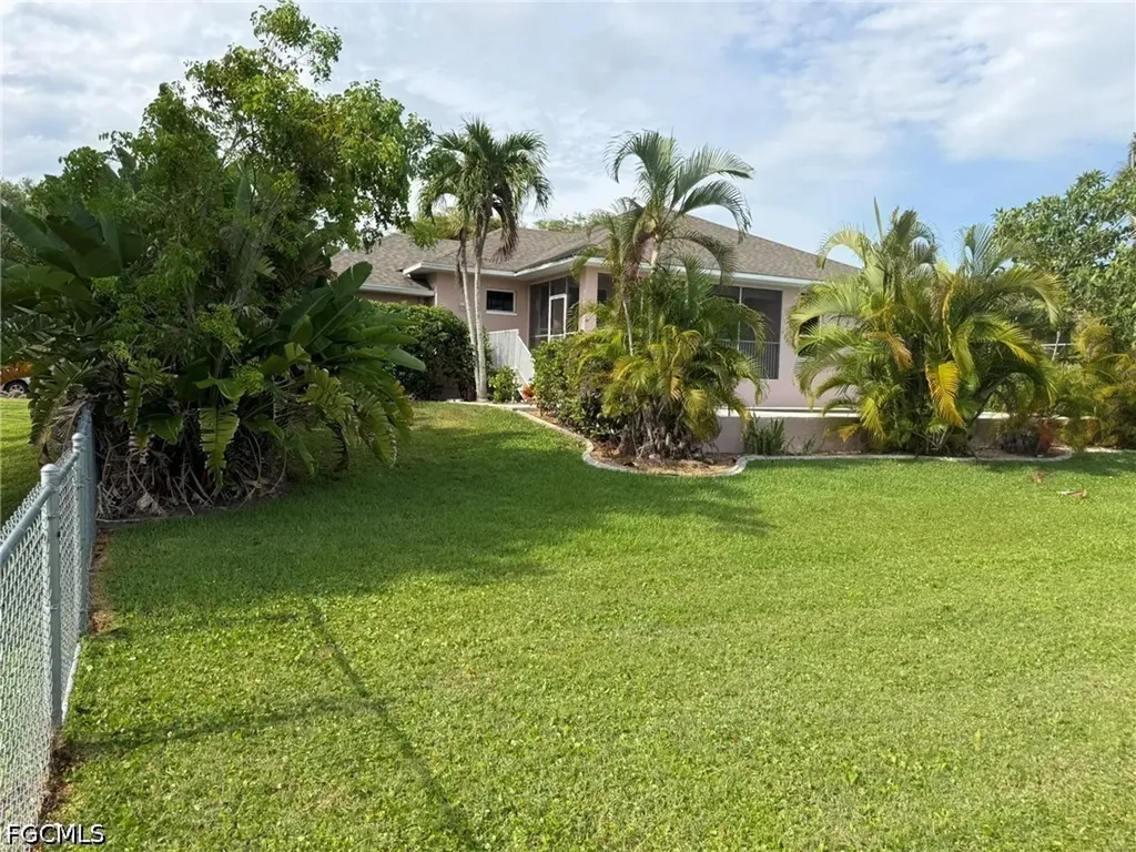 7899 Sandel Wood Circle W Fort Myers FL 33908