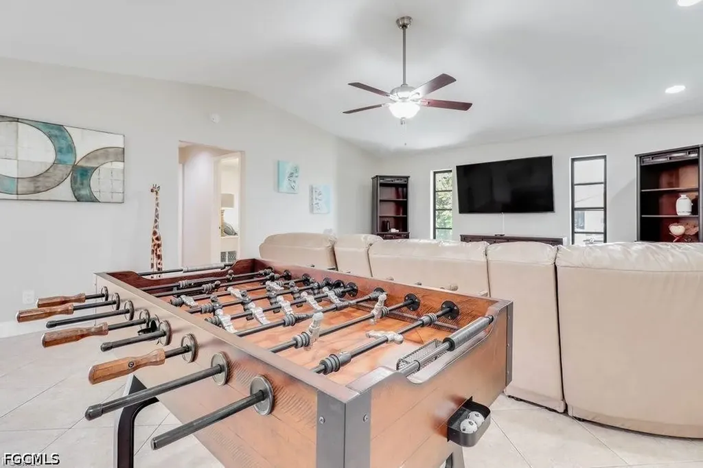 2518 SE 19th Avenue Cape Coral FL 33904