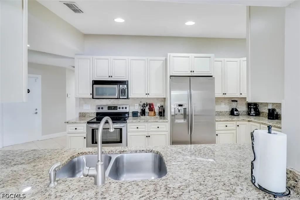2518 SE 19th Avenue Cape Coral FL 33904