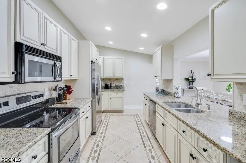 2518 SE 19th Avenue Cape Coral FL 33904