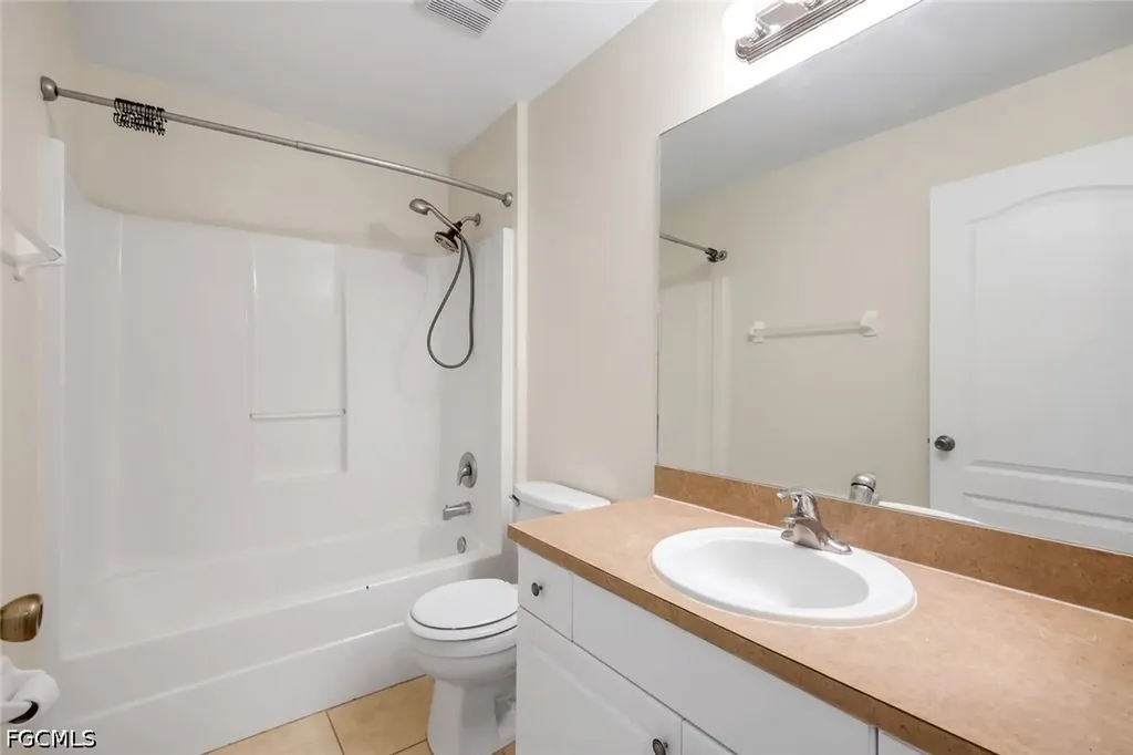 2010 NE 13th Place Cape Coral FL 33909