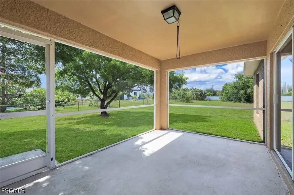 2010 NE 13th Place Cape Coral FL 33909