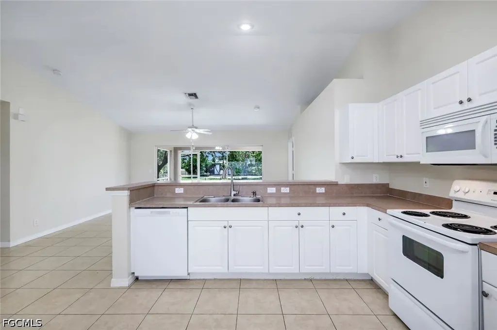 2010 NE 13th Place Cape Coral FL 33909