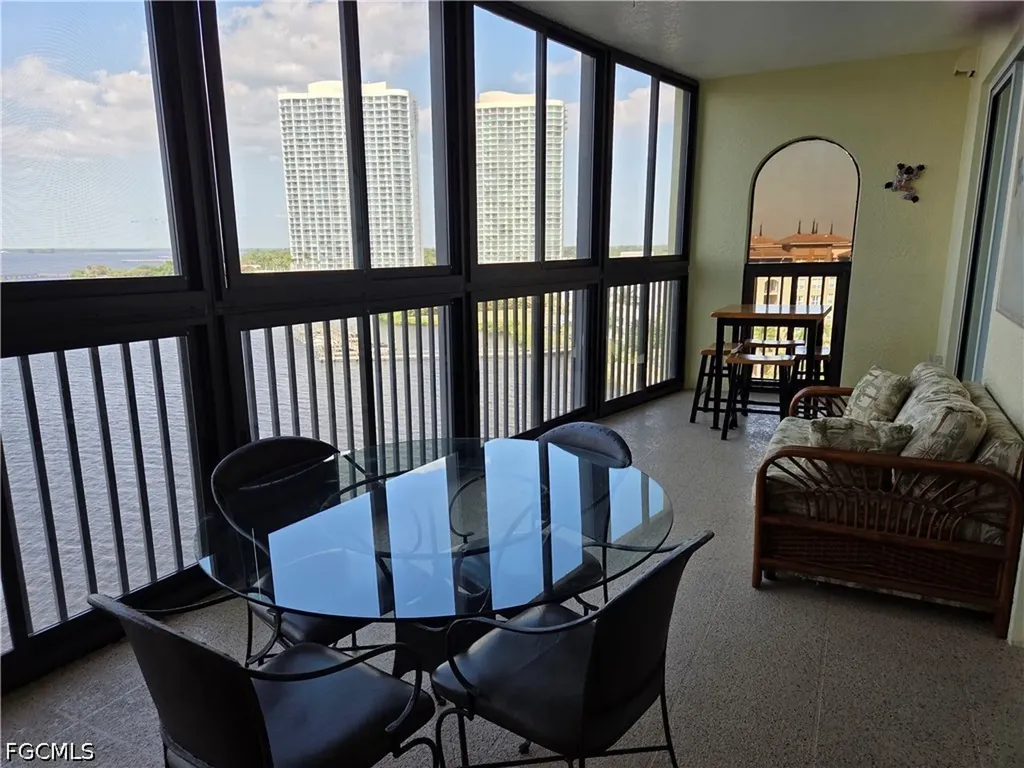 2797 1st Street Fort Myers FL 33916
