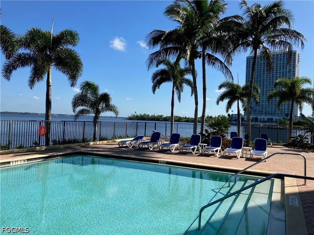 2797 1st Street Fort Myers FL 33916