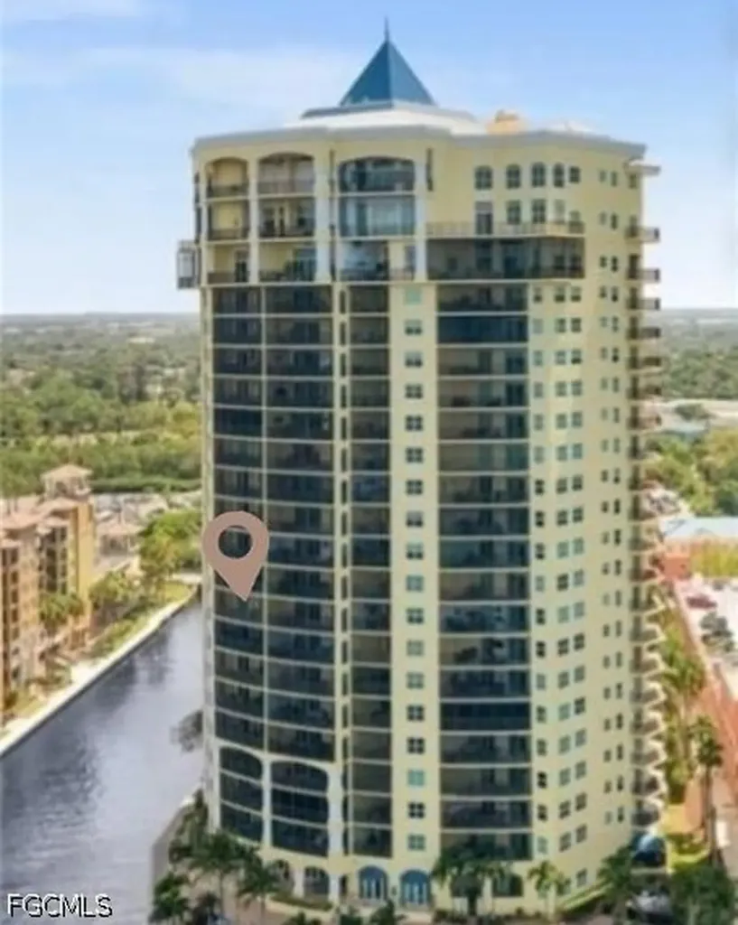 2797 1st Street Fort Myers FL 33916
