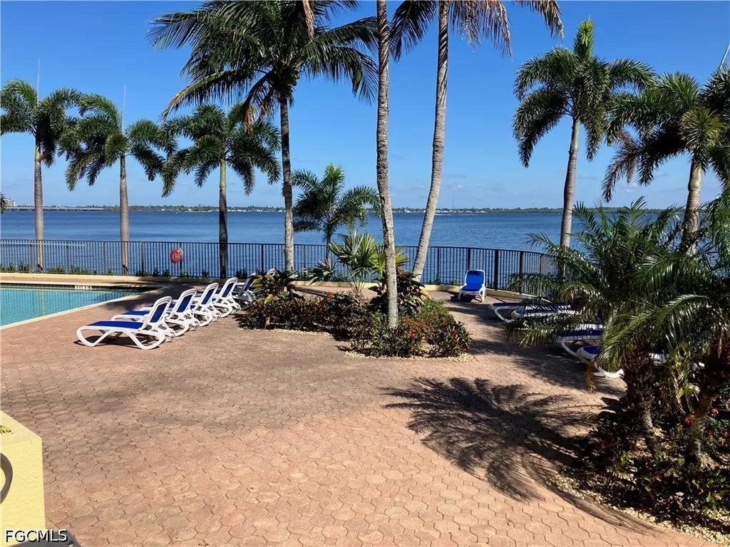 2797 1st Street Fort Myers FL 33916