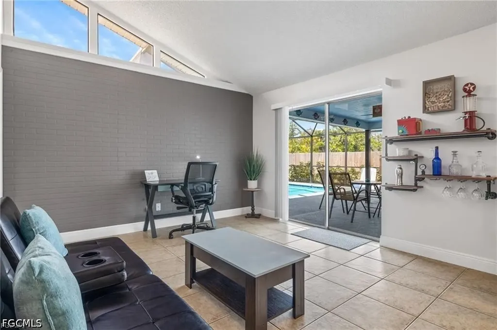 1015 SE 25th Lane Cape Coral FL 33904